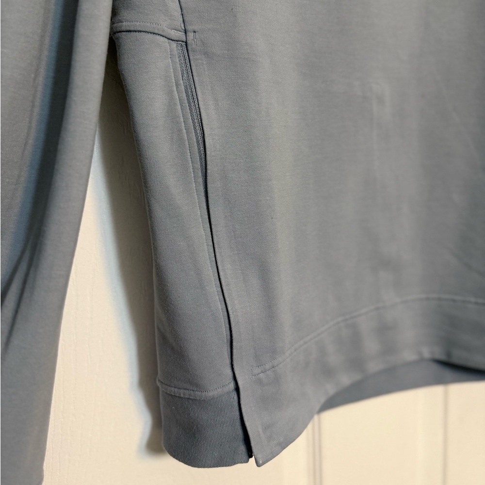 Lululemon Athletica Men's Slate Blue Sweatshirt - Picture 2 of 5